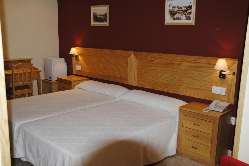 Hotel Alegria Banos De Montemayor Room photo